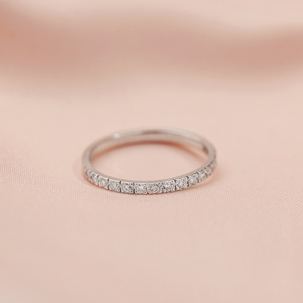 Delikatna burma sa dijamantima, 17