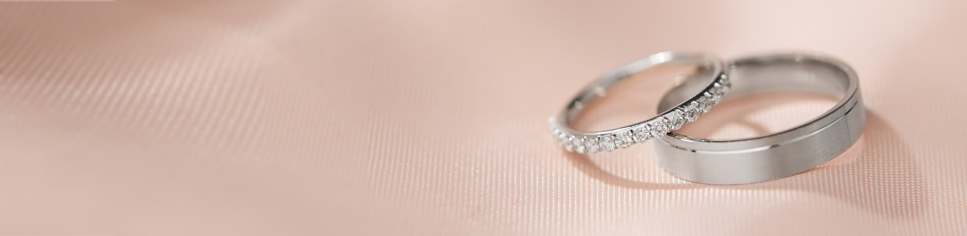 Neobična burma sa dijamantima, 50