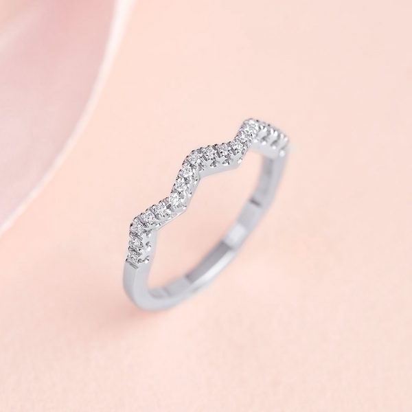 Moderan prsten sa dijamantima, 14