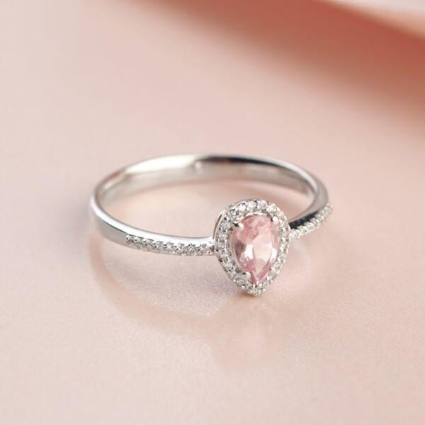 Nežni prsten sa morganitom, 639